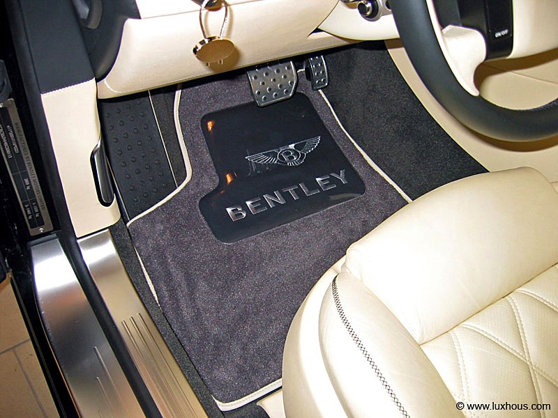 Tapis sur mesure brodé Bentley